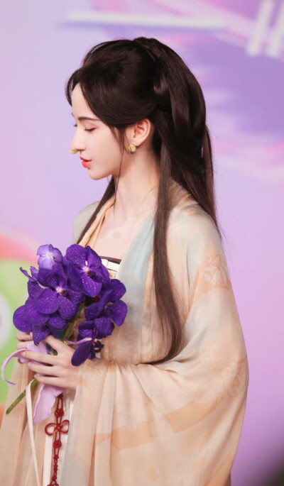 李婉妲