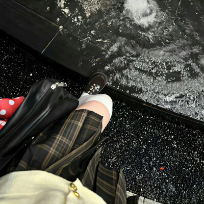 恨是雨季返潮的旧伤