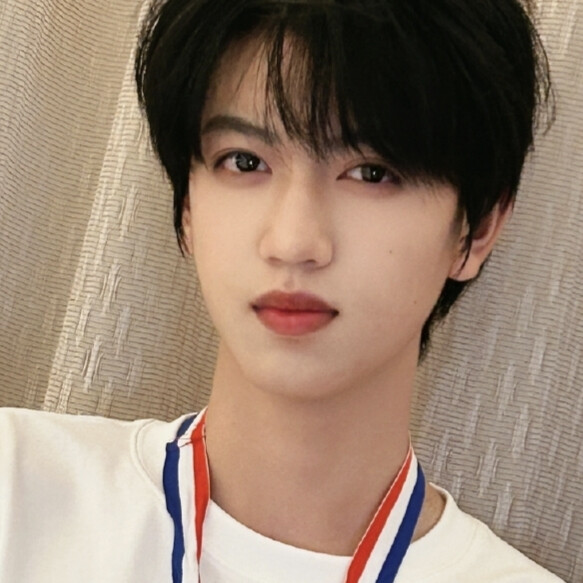 狗儿眼睛好大