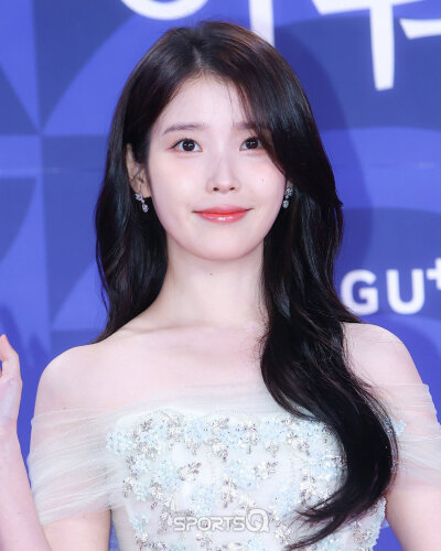 IU