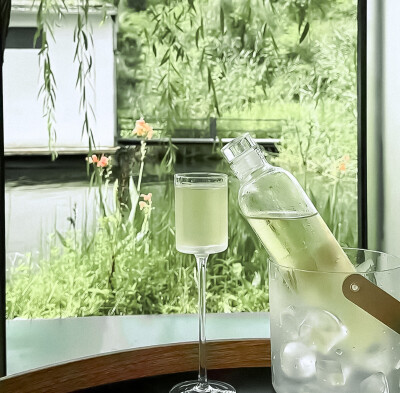 背景图注明江时树