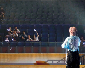 再就业男团 糊糊 北京演唱会，猫猫生哥老姚一家都在