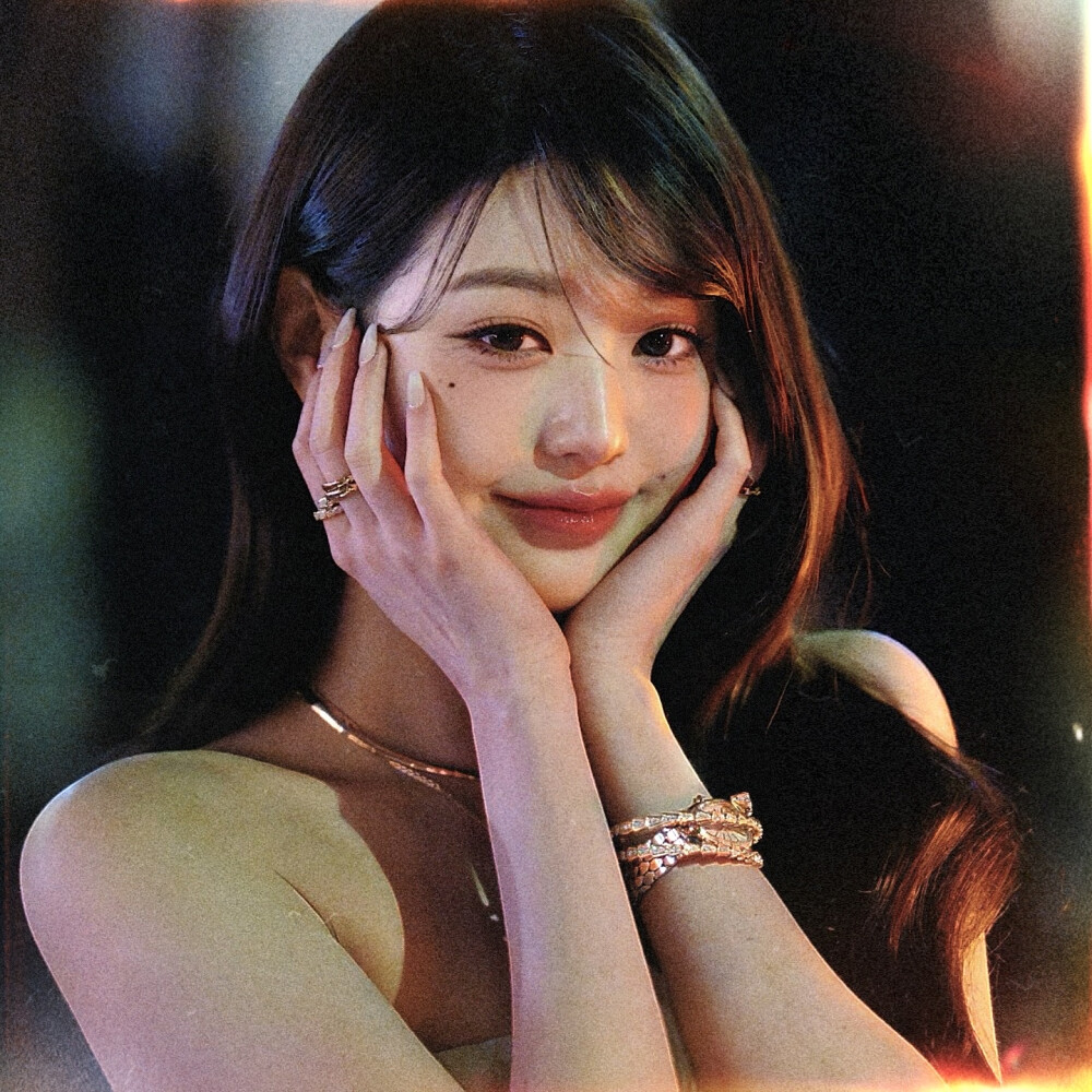 ： “生鏽的感情又逢落雨天，思想在煙圈里捉迷藏”
