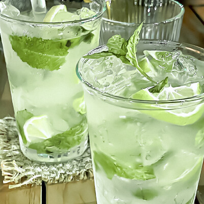 背景图注明江时树