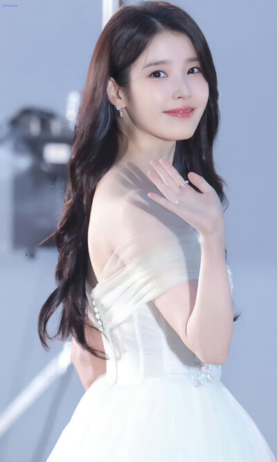 IU