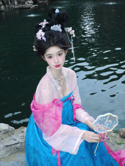 女
