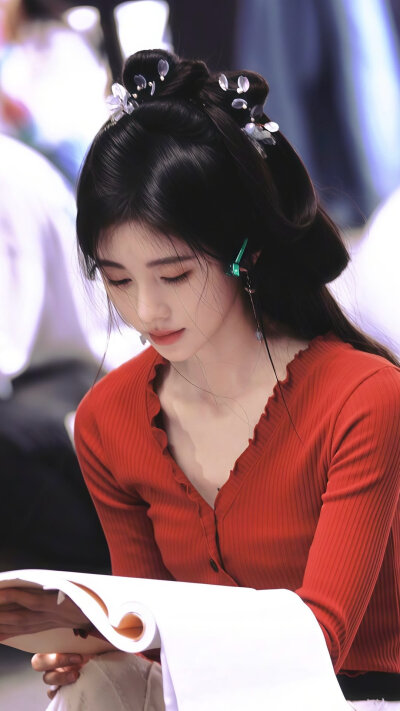 鞠婧祎红衣