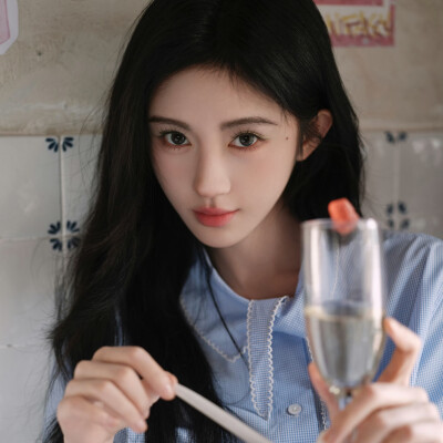 鞠婧祎
