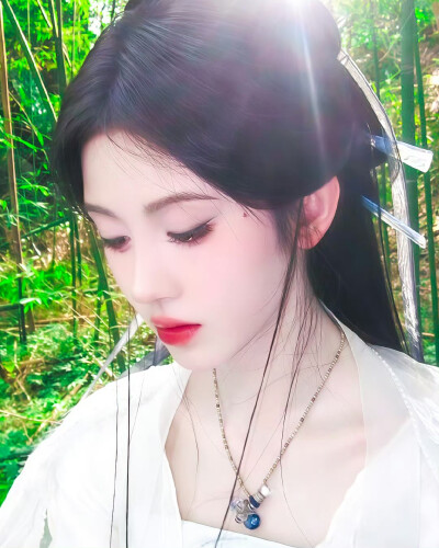 鞠婧祎