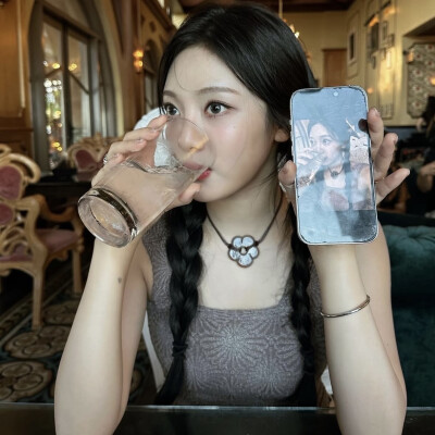 宁艺卓套图可二改
^注