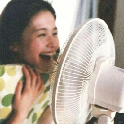 自由明媚女生头像