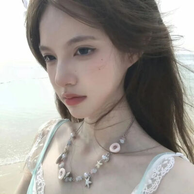 女
