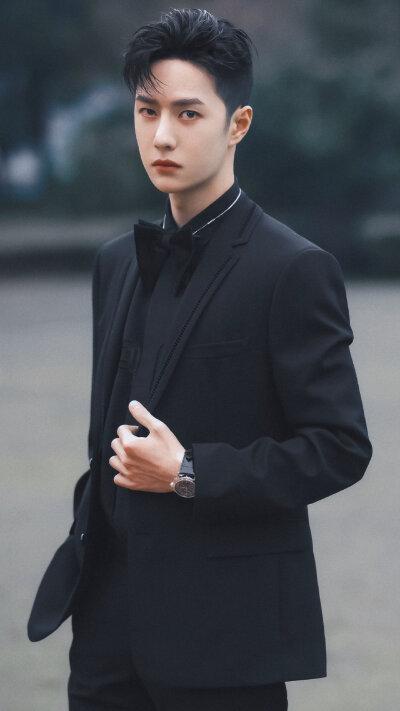 酷盖王一博一博宝贝❤️代表作⭐电影:人.鱼⭐长风破浪⭐无名⭐长空之王⭐维和防暴队⭐热烈⭐人间至味是清欢⭐私立蜀山学园⭐陪你到世界之巅⭐陈情令⭐抉择⭐我的奇怪朋友⭐有匪⭐冰雨火⭐风起洛阳⭐音乐专辑☆青春的…