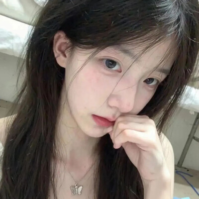 女