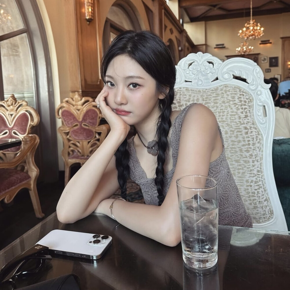 宁艺卓套图可二改
^注