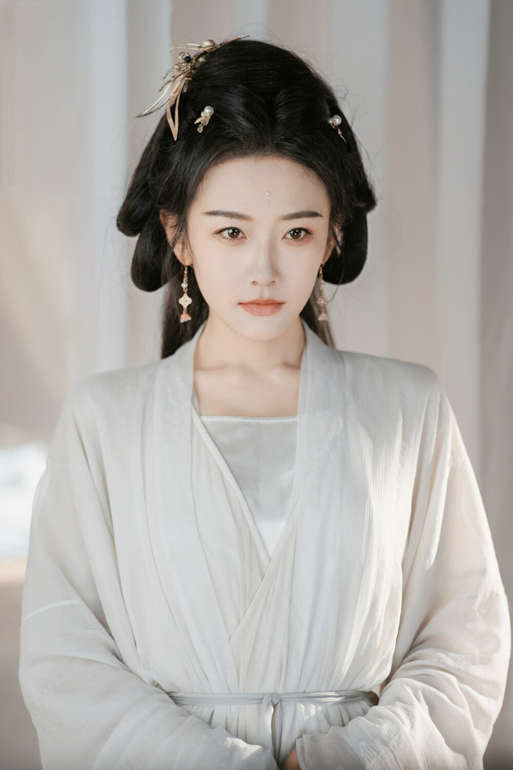 嫡媳：侯府风云 谢容瑛