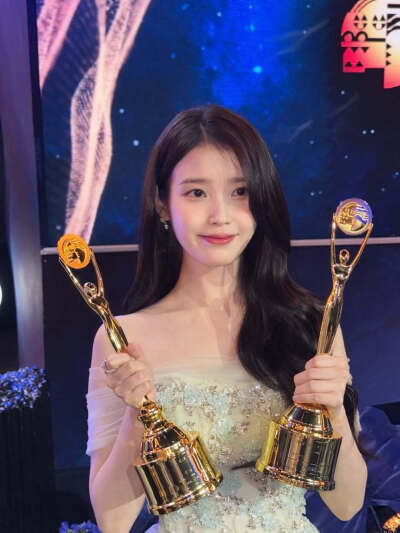 IU