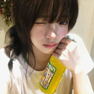 夏日氧气感女生头像