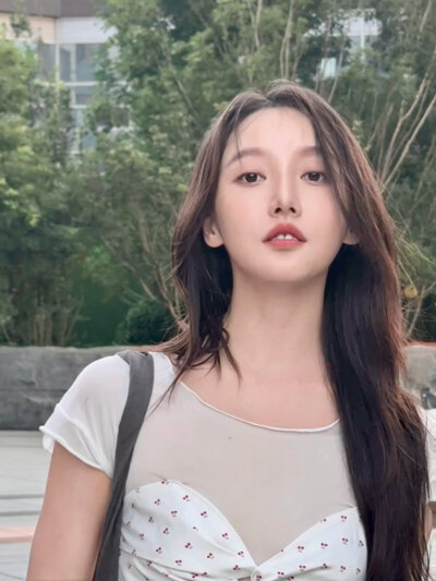 姜贞羽