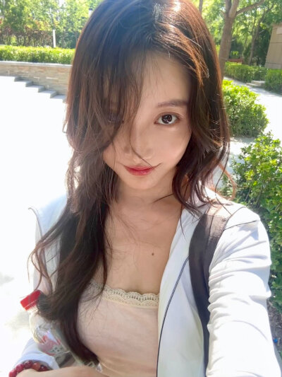 姜贞羽