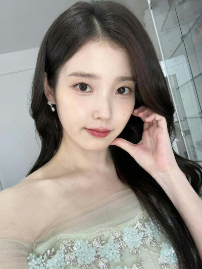 IU