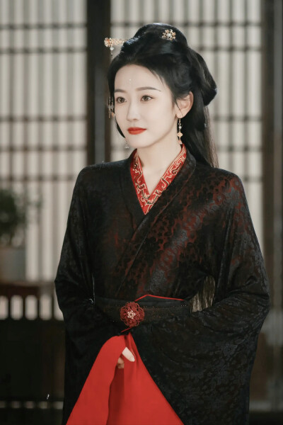 嫡媳：侯府风云 谢容瑛