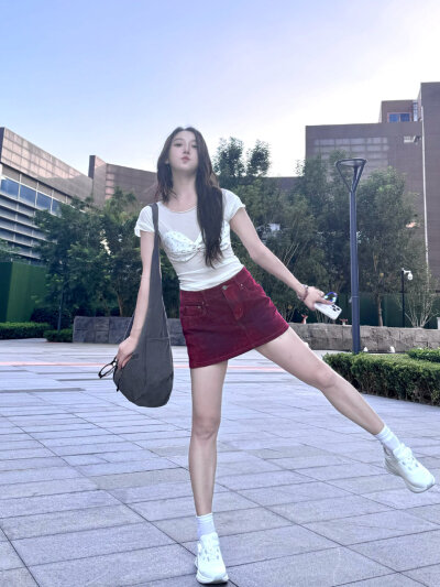 姜贞羽