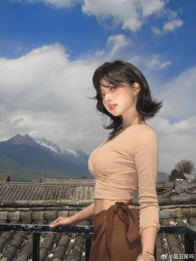 女