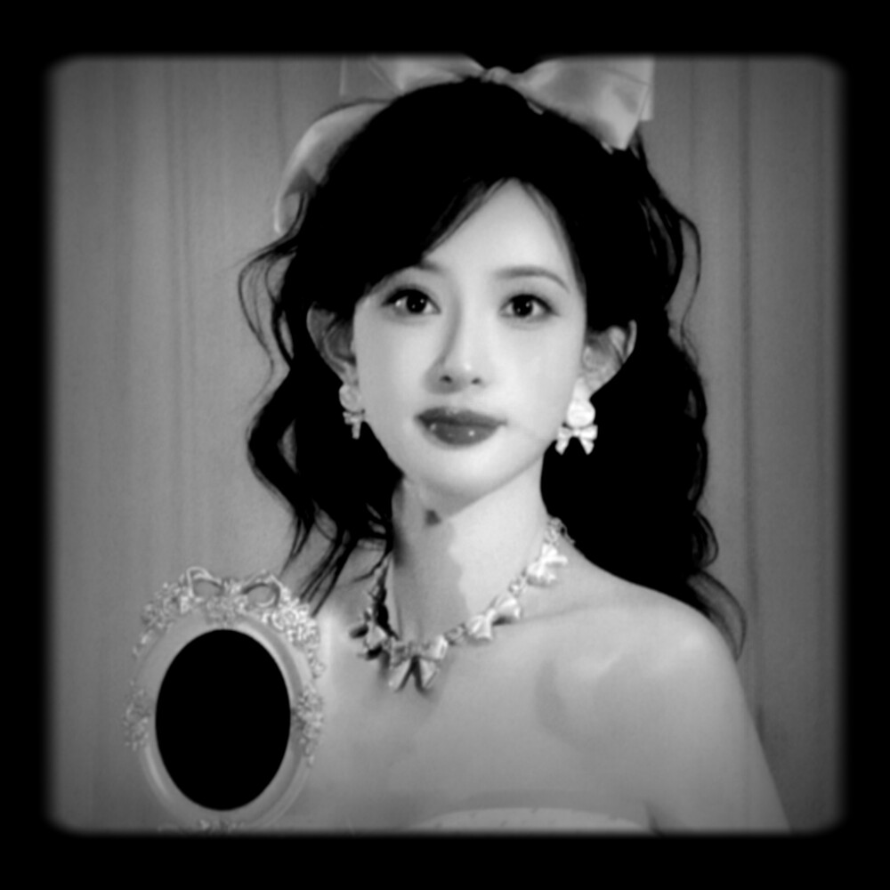 你的眼睛 比海辽阔
夕阳下黄昏亲吻泡沫