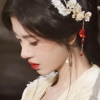 鞠婧祎