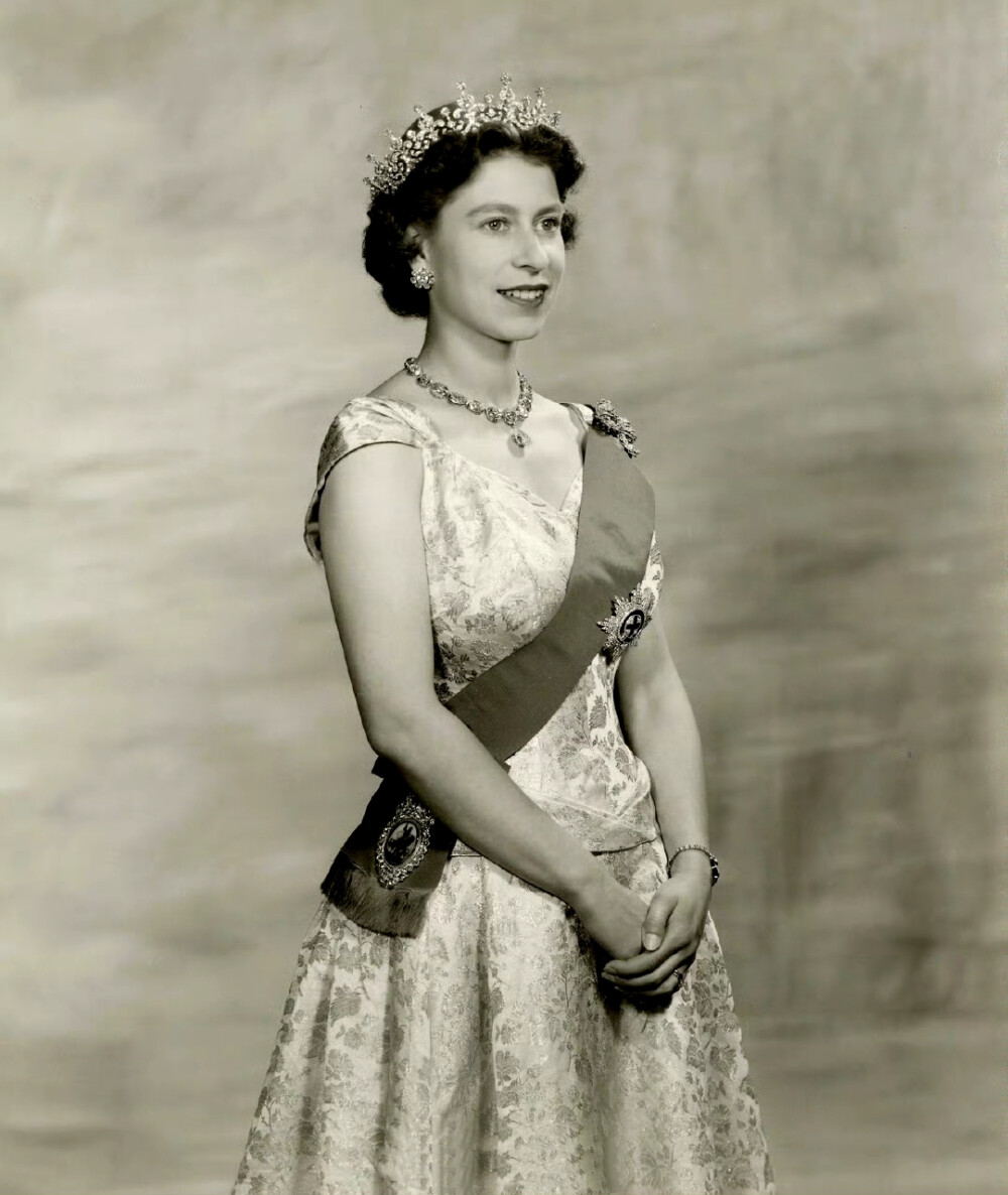 Her Majesty Queen Elizabeth II ，1956