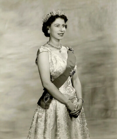 Her Majesty Queen Elizabeth II ，1956