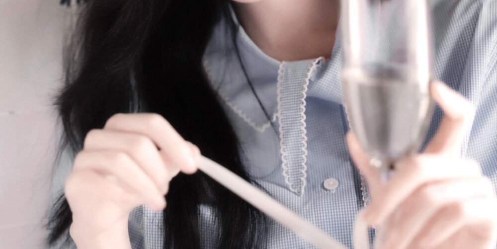 请大家不要攻击我我这个人有玉米症如果你把我逼急了我就会变成爆米花崩你