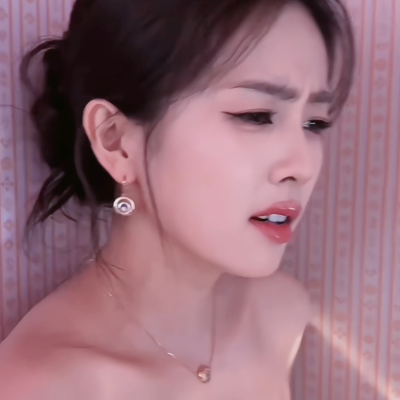 美人怒嗔