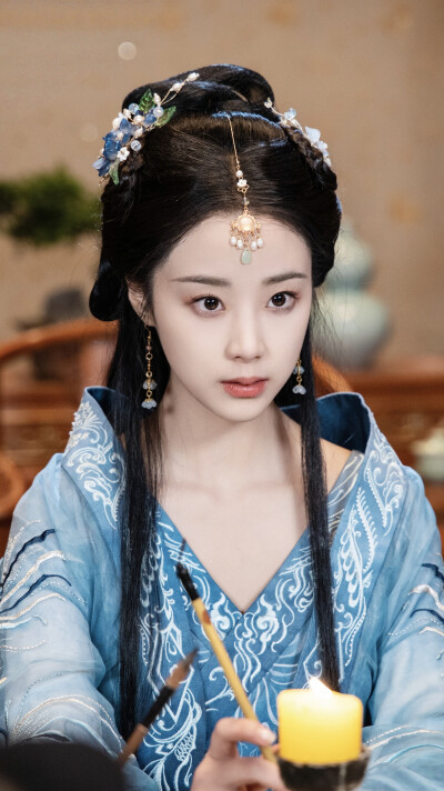 贵妃娘娘有点萌 张一萌