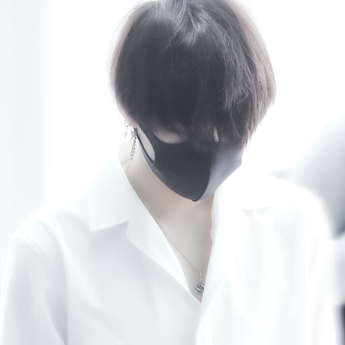 你和雪的共同点
闵玧其