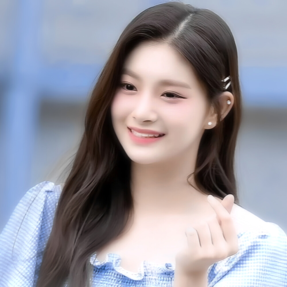 小时候最讨厌长得帅的 长大后却变成了自己讨厌的样子 唉人生真的讽刺啊 就连我也活成自己最讨厌的样子了