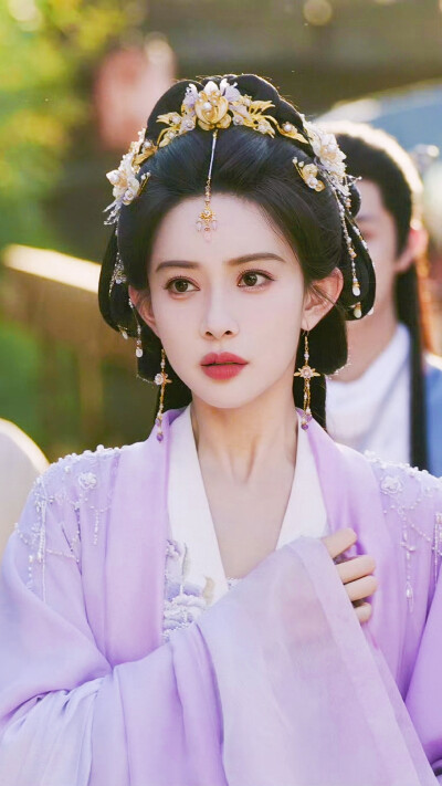 桃花映江山