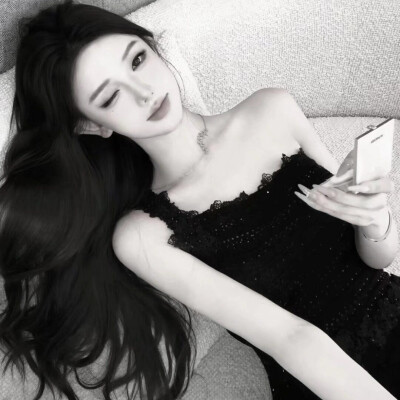 女