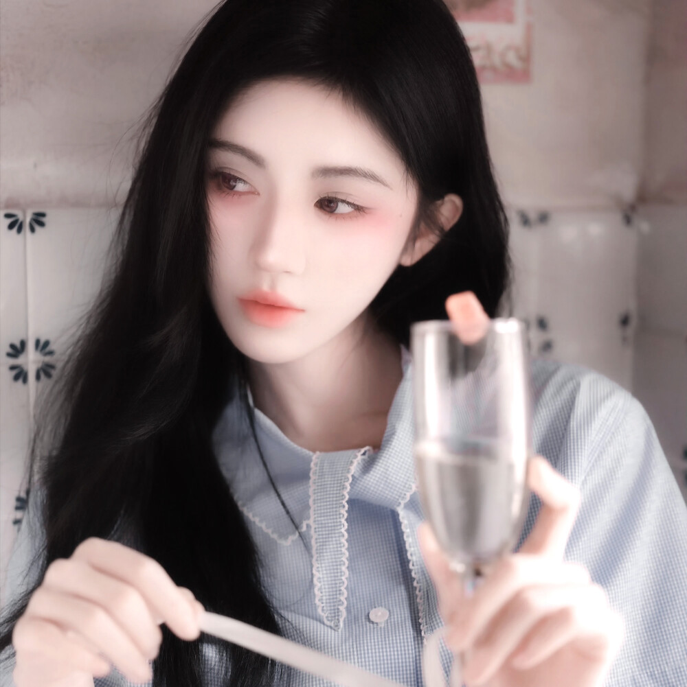 请大家不要攻击我我这个人有玉米症如果你把我逼急了我就会变成爆米花崩你