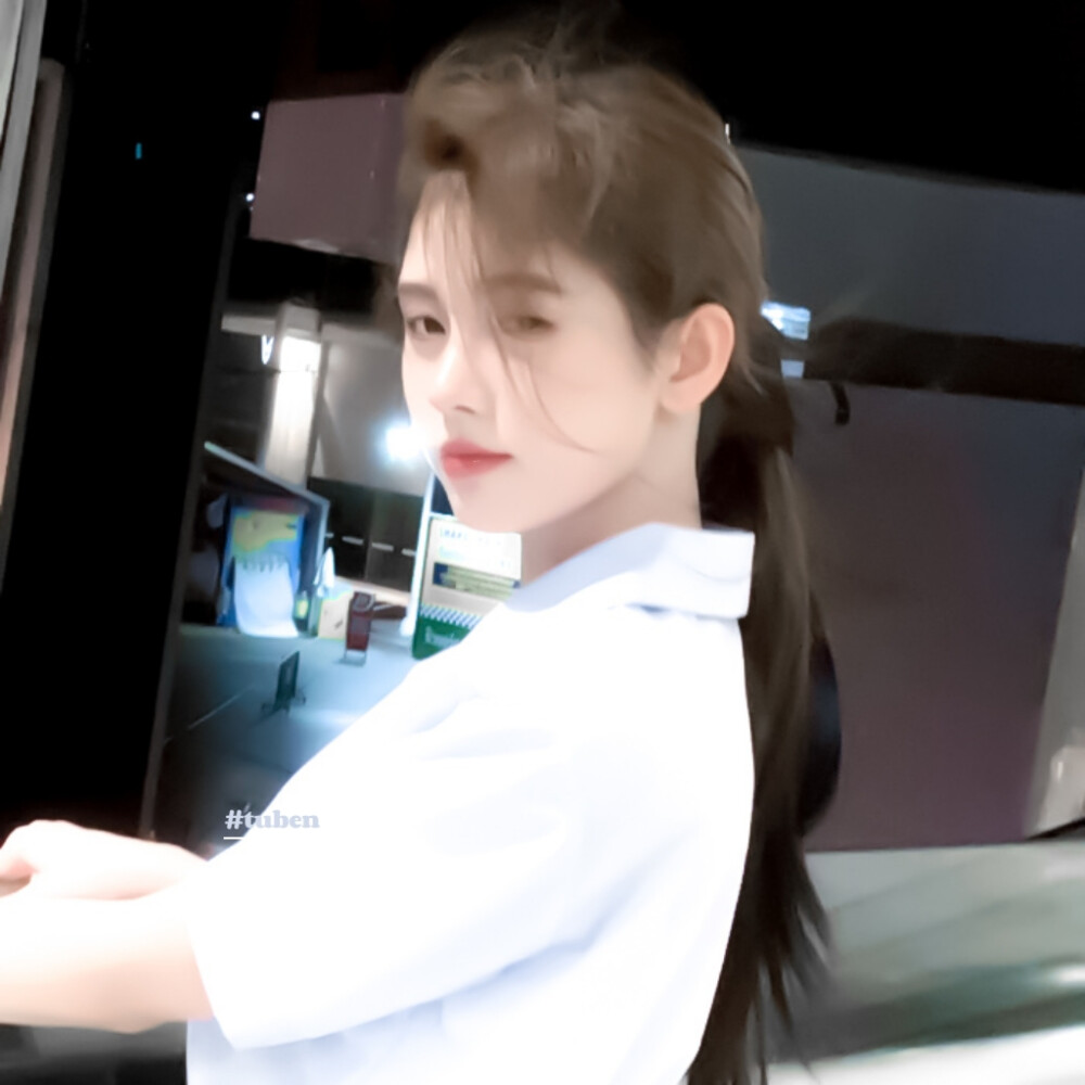 春天是没有国籍的，白云是世界的公民