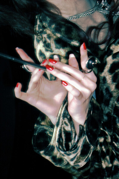 ： ✩°｡⋆✰⋆⁺₊⋆ †☾⋆
