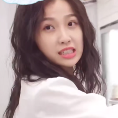 脸怎么歪了