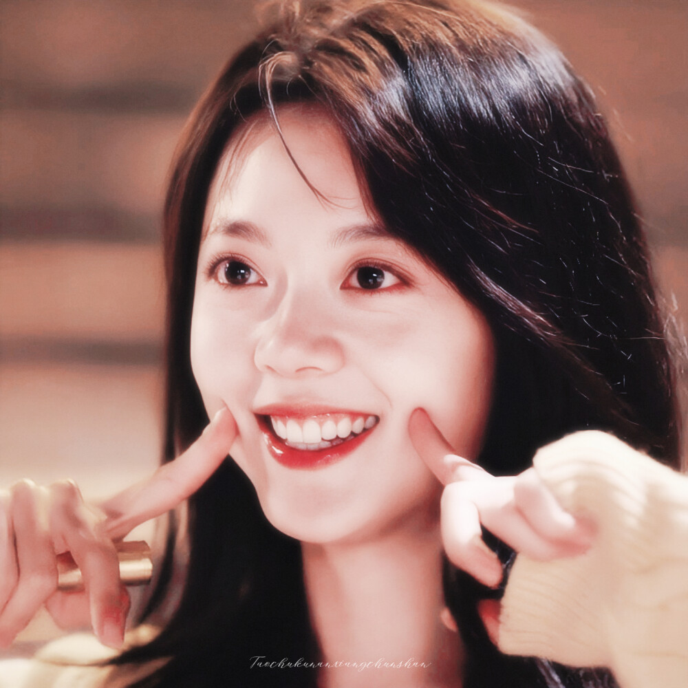 赵今麦/樱桃琥珀.
原截/夏日桃邮