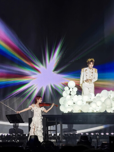 嘘姐在远远演唱会北京站