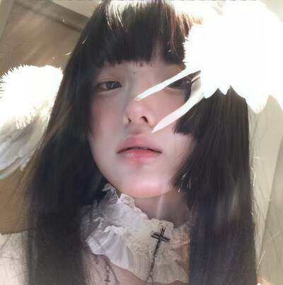 女