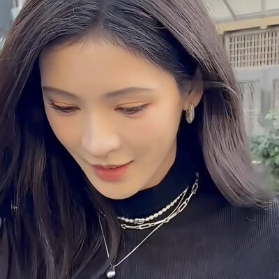 姐姐是一尾银色的鱼