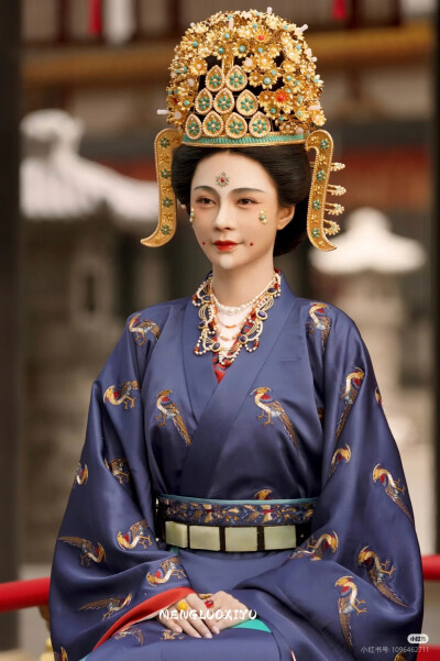 国色芳华。