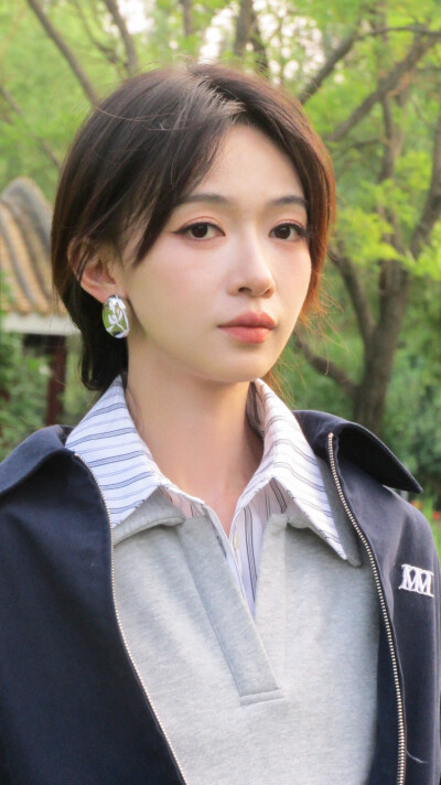 吴谨言
