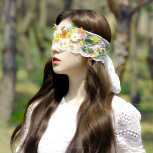 眸间花事《Flowers in the Eyes》